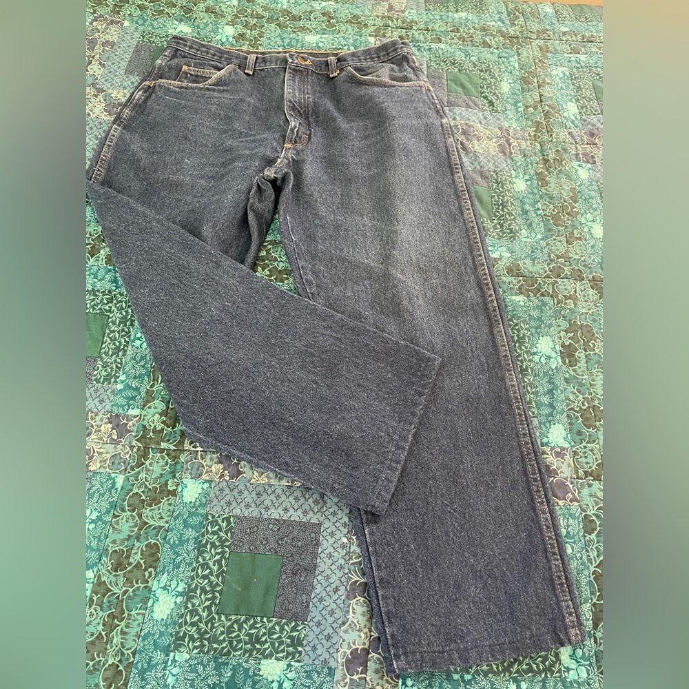Wrangler Rugged Wear Blue Jeans Men's Size 38 x 32